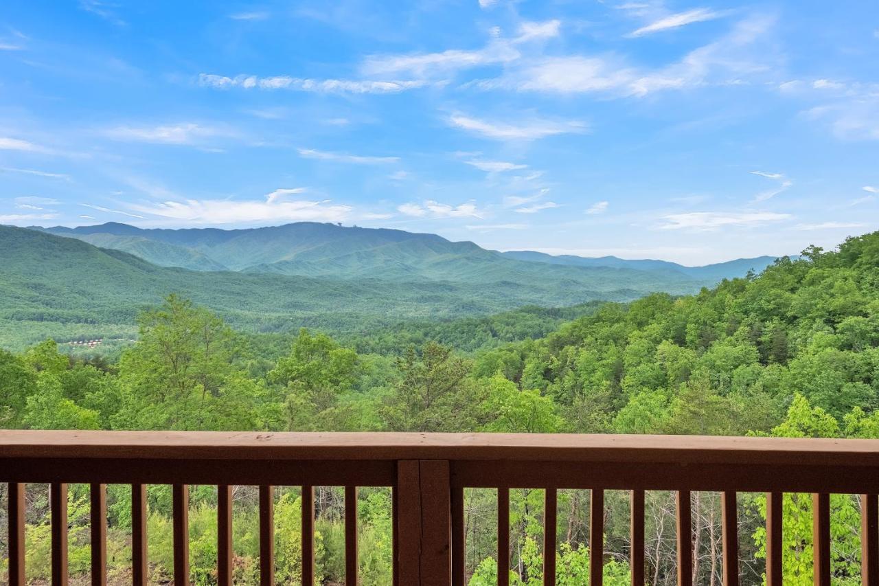Sky Views - Panoramic Views Cabin Gatlinburg Bagian luar foto